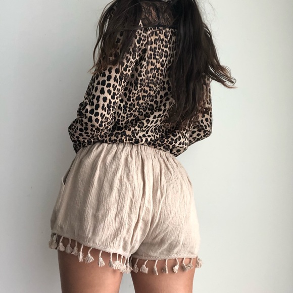 Market boho tan taupe tassel shorts XS-M - Picture 6 of 8